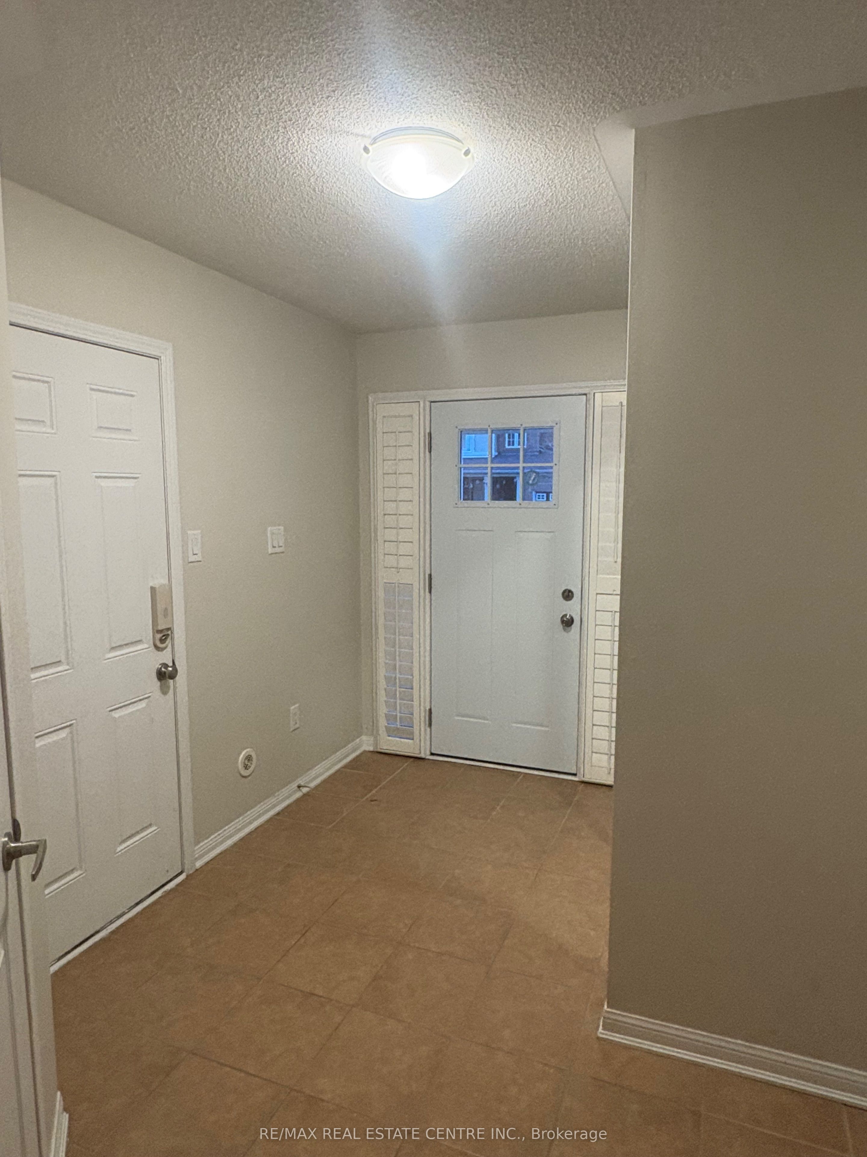 271 Woodley Crescent S