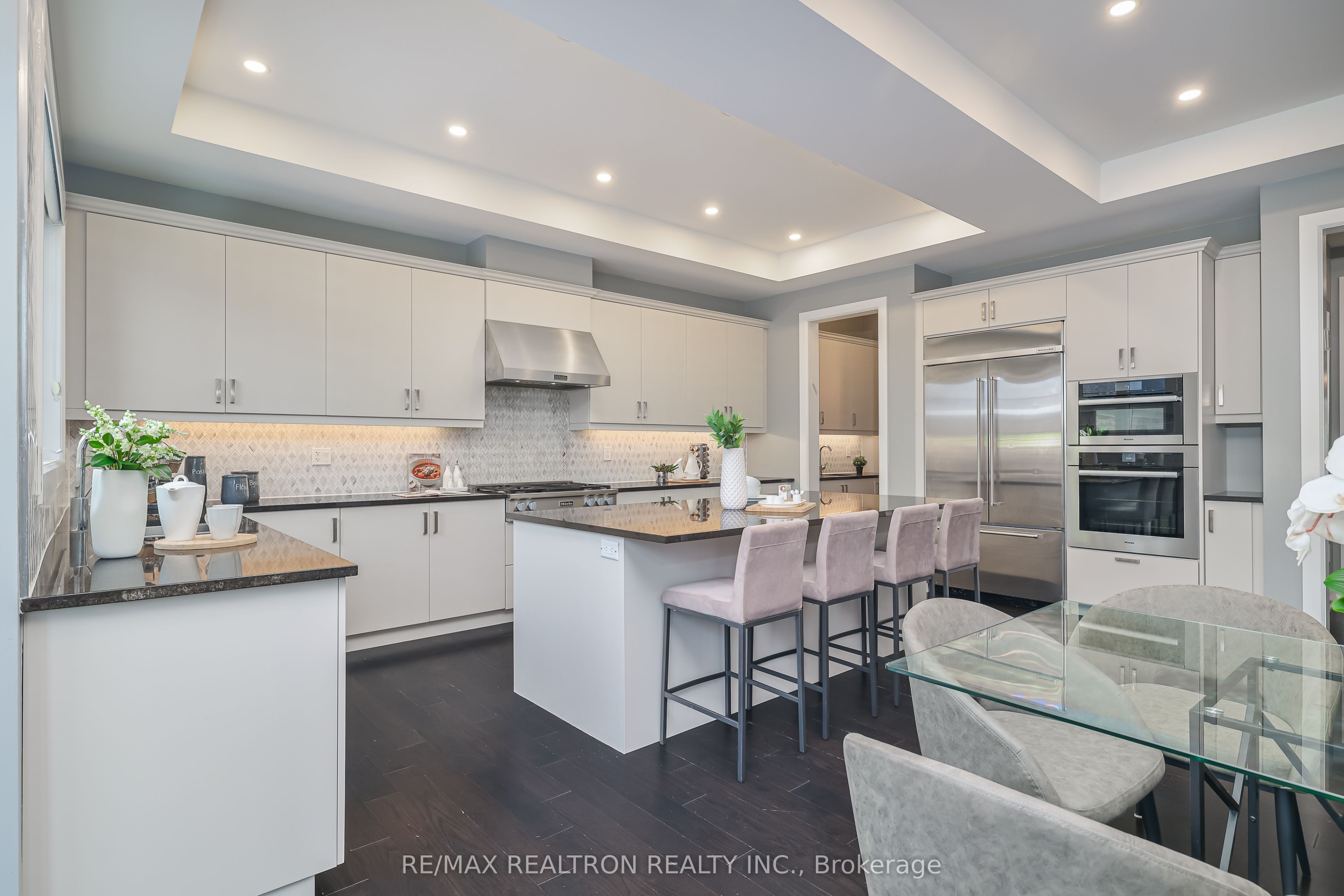 3 Redelmeier Court