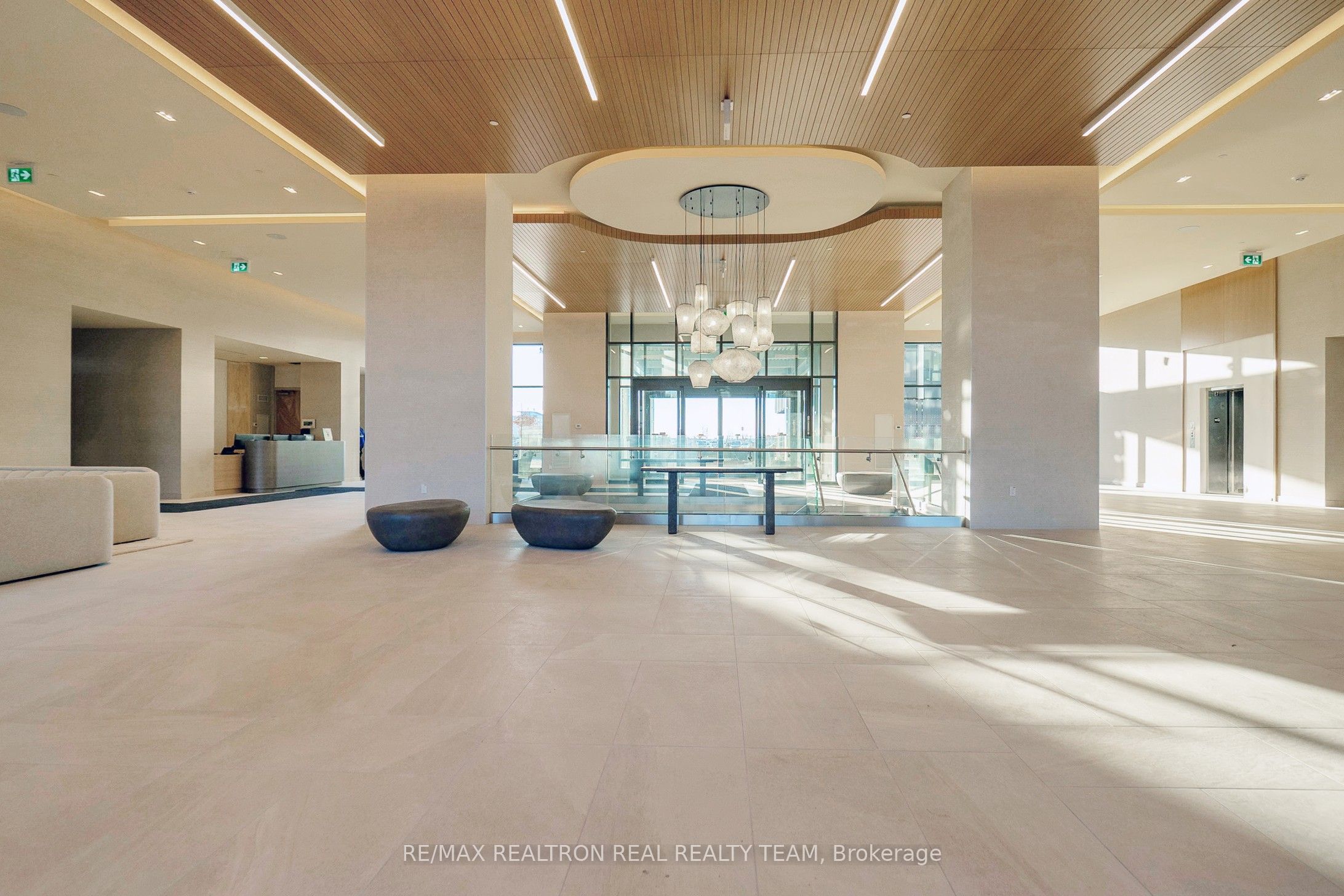 8960 Jane Street 211