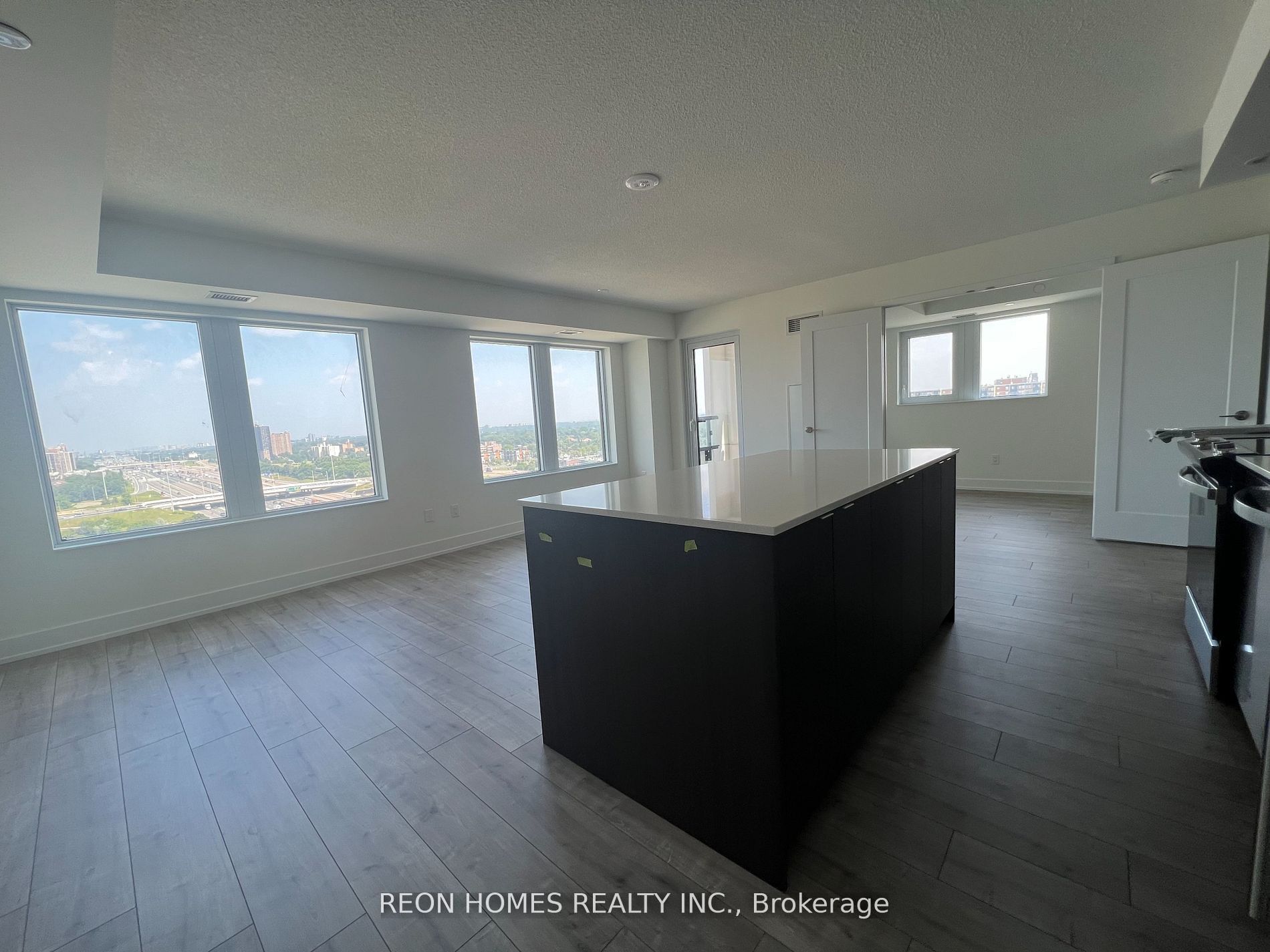 10 Eva Road 1806