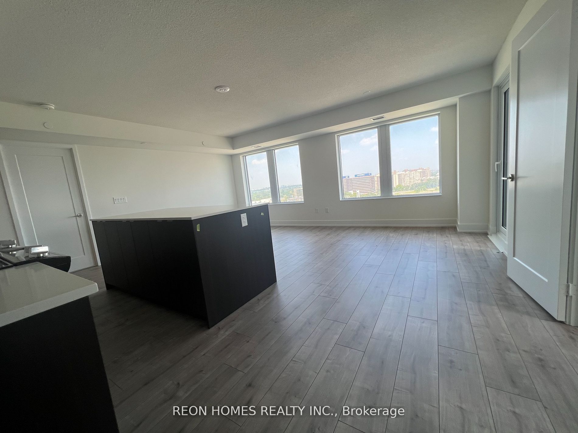 10 Eva Road 1806