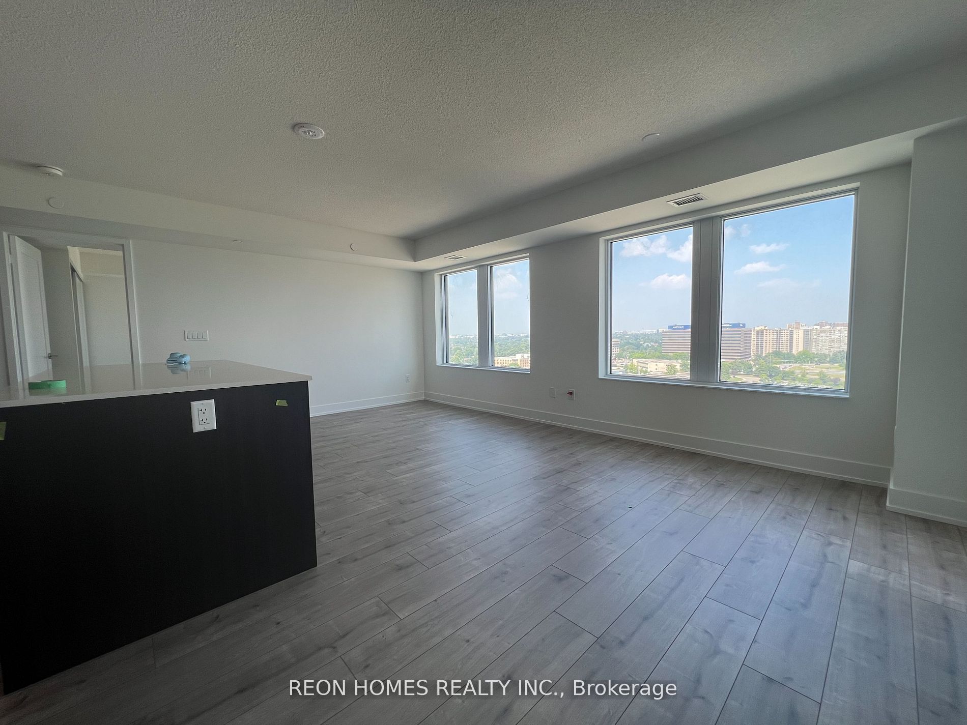 10 Eva Road 1806