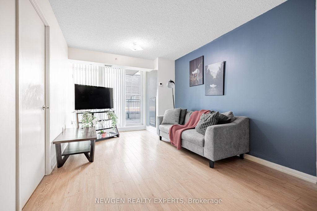 Photo of 800 Lawrence Avenue W #704, Toronto, ON M6A 0B1 (MLS # W12461275)