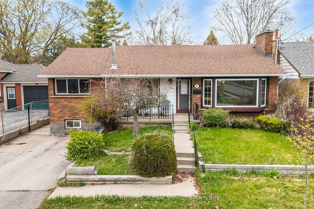 Photo of 11 Jeanette Street, Toronto, ON M1M 3G2 (MLS # E12462385)