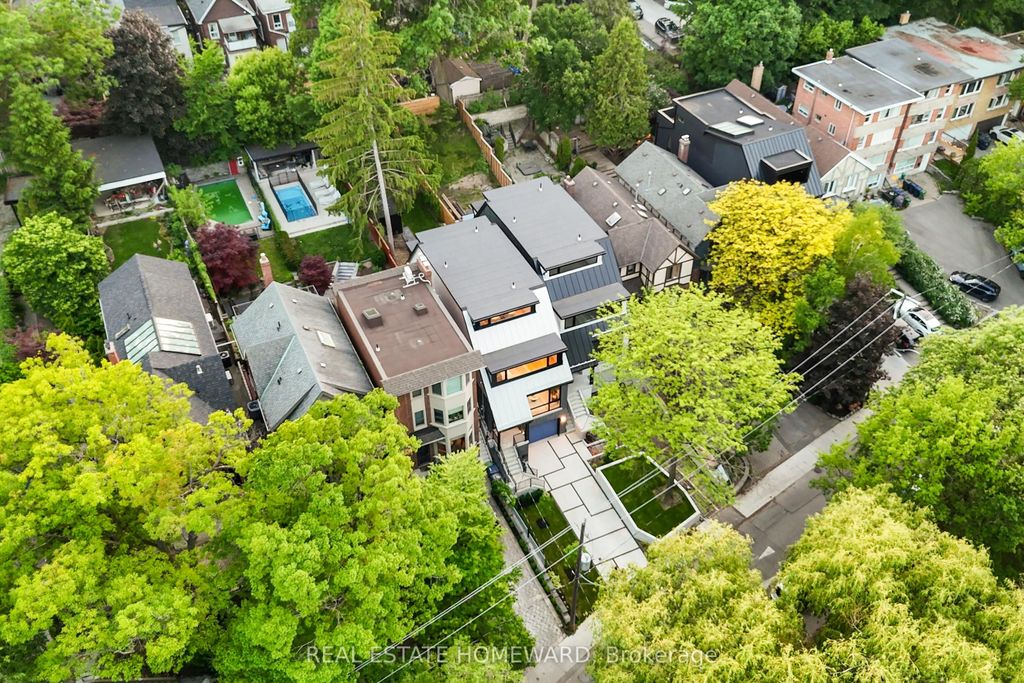Photo of 174 Kenilworth Avenue, Toronto, ON M4L 3S6 (MLS # E12376196)