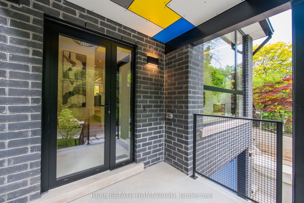 Photo of 174 Kenilworth Avenue, Toronto, ON M4L 3S6 (MLS # E12376196)