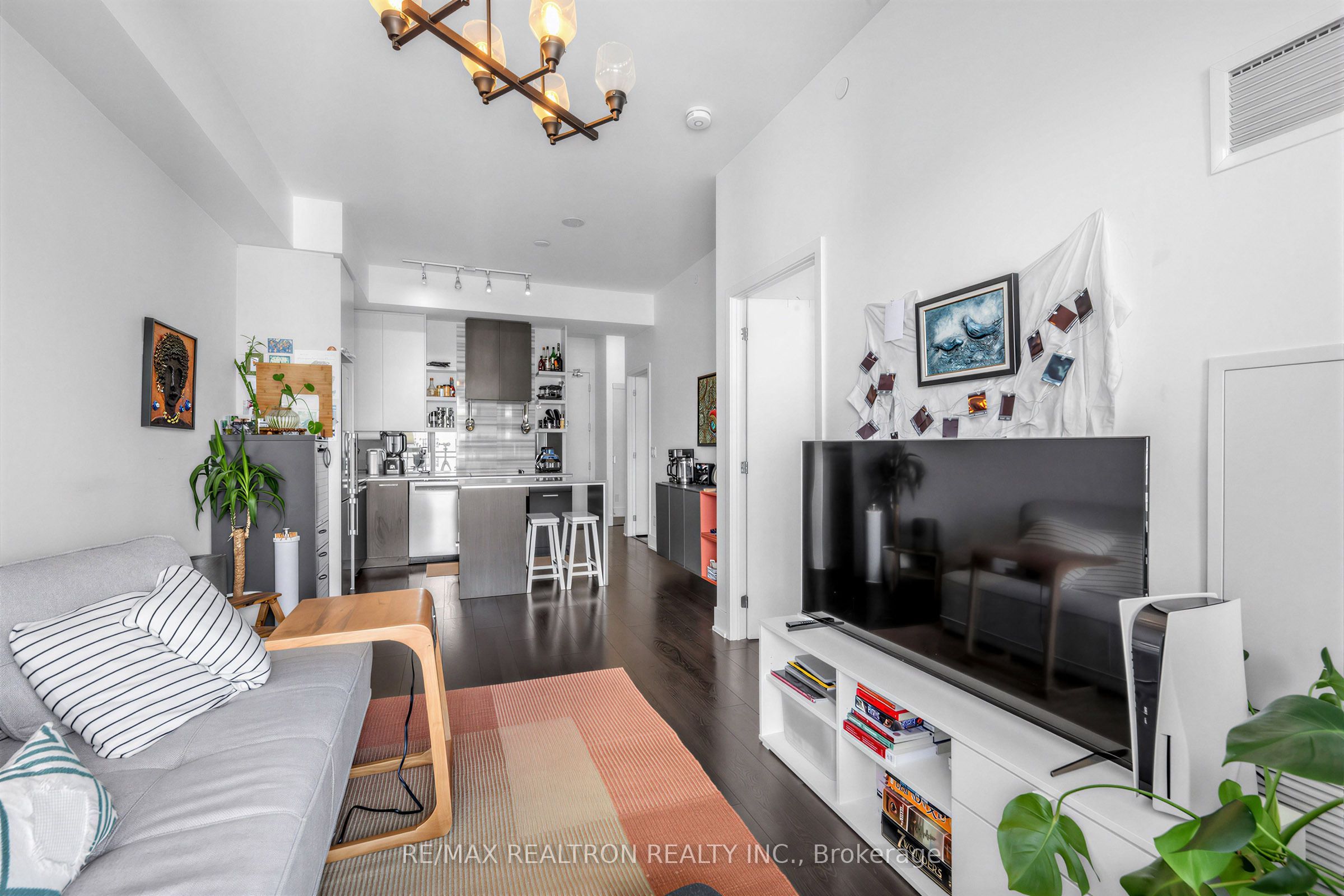 1830 Bloor Street W LPH8