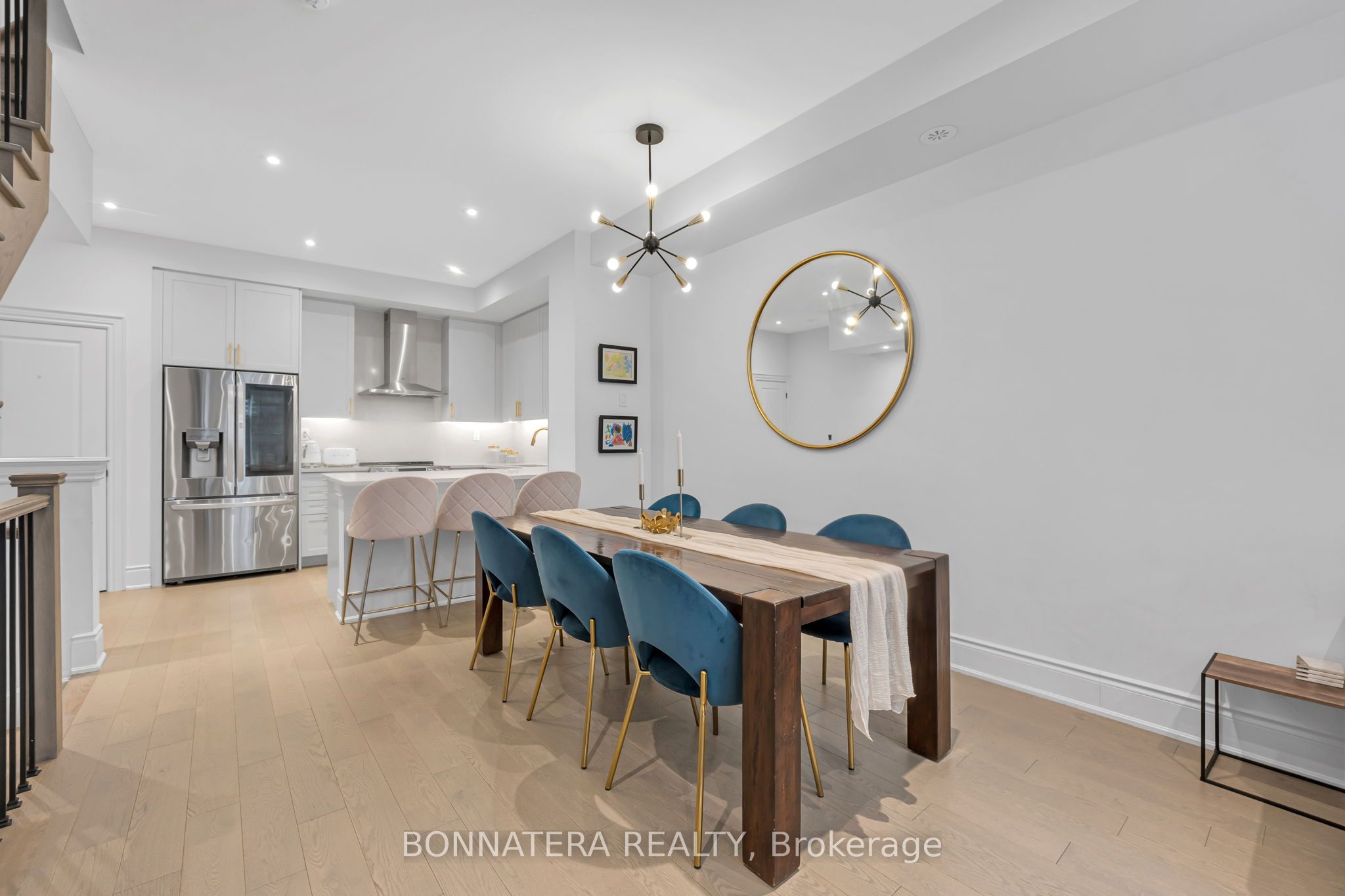 15 Lunar Crescent 81