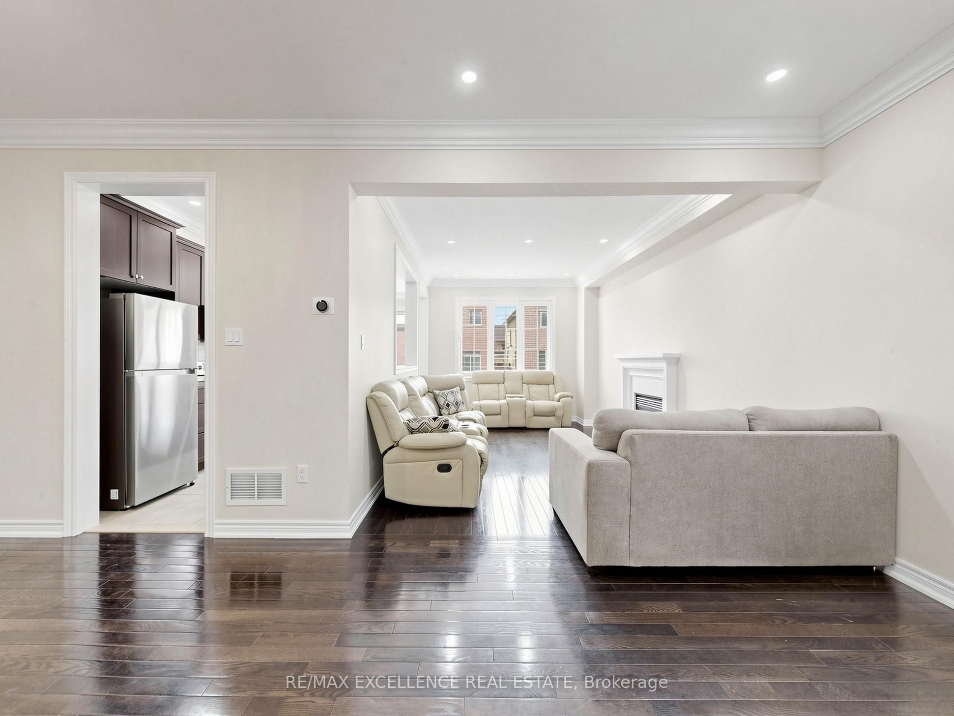 61 Campwood Crescent