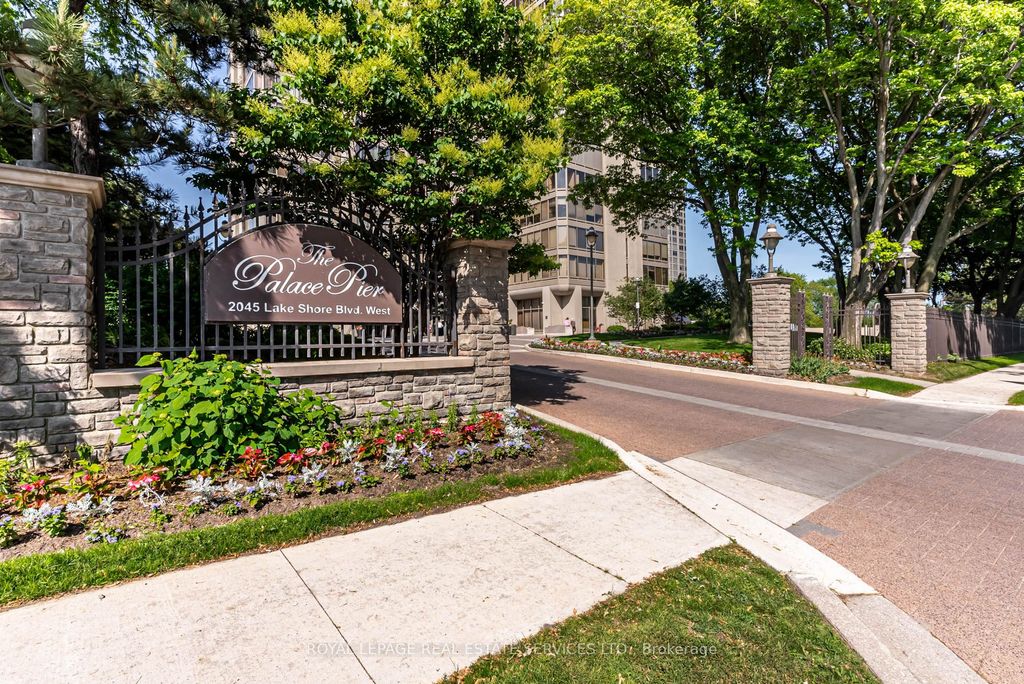 Photo of 2045 Lake Shore Boulevard W #2508, Toronto, ON M8V 2Z6 (MLS # W12494926)
