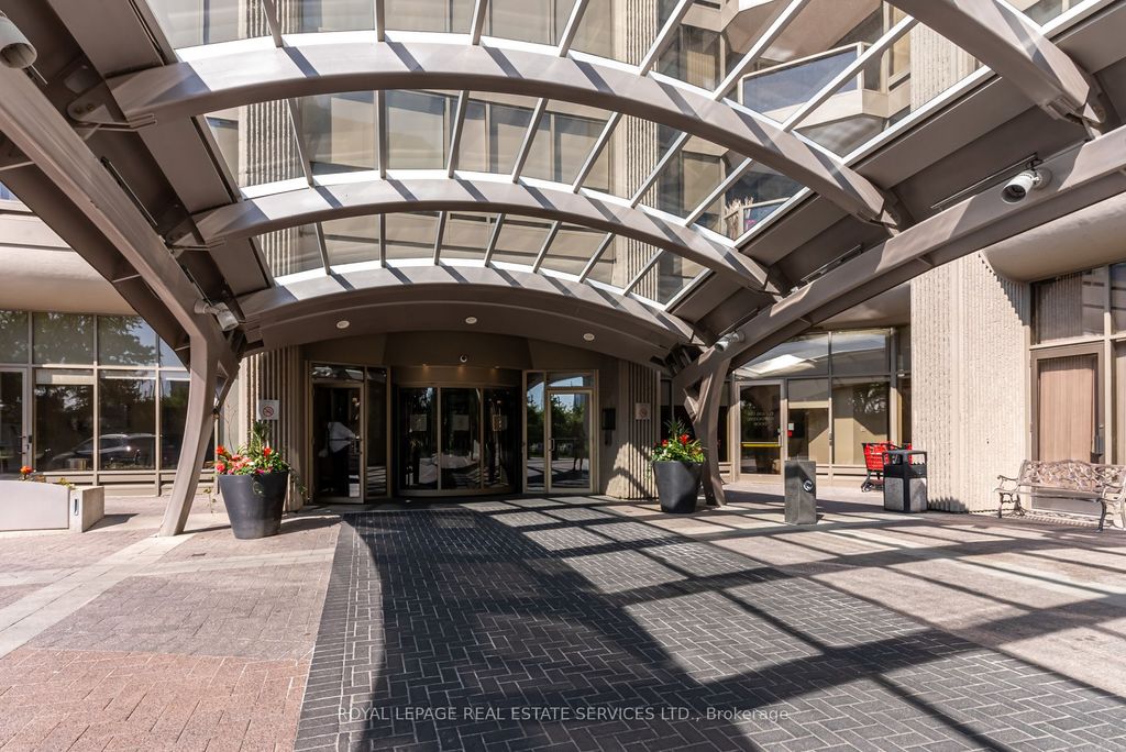 Photo of 2045 Lake Shore Boulevard W #2508, Toronto, ON M8V 2Z6 (MLS # W12494926)