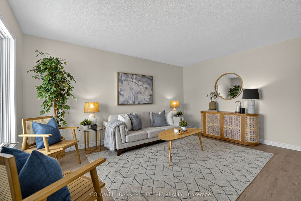 Photo of 329 Mary Street W, Kawartha Lakes, ON K9V 5X5 (MLS # X12908810)