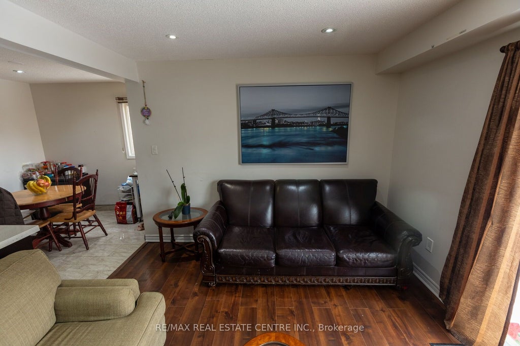 Photo of 42 Wooliston Crescent, Brampton, ON L6Y 4J5 (MLS # W13862090)