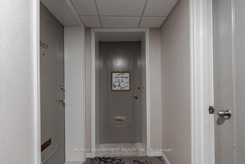 Photo of 8 WOODMAN Drive S #508, Hamilton, ON L8K 4C9 (MLS # X12773466)