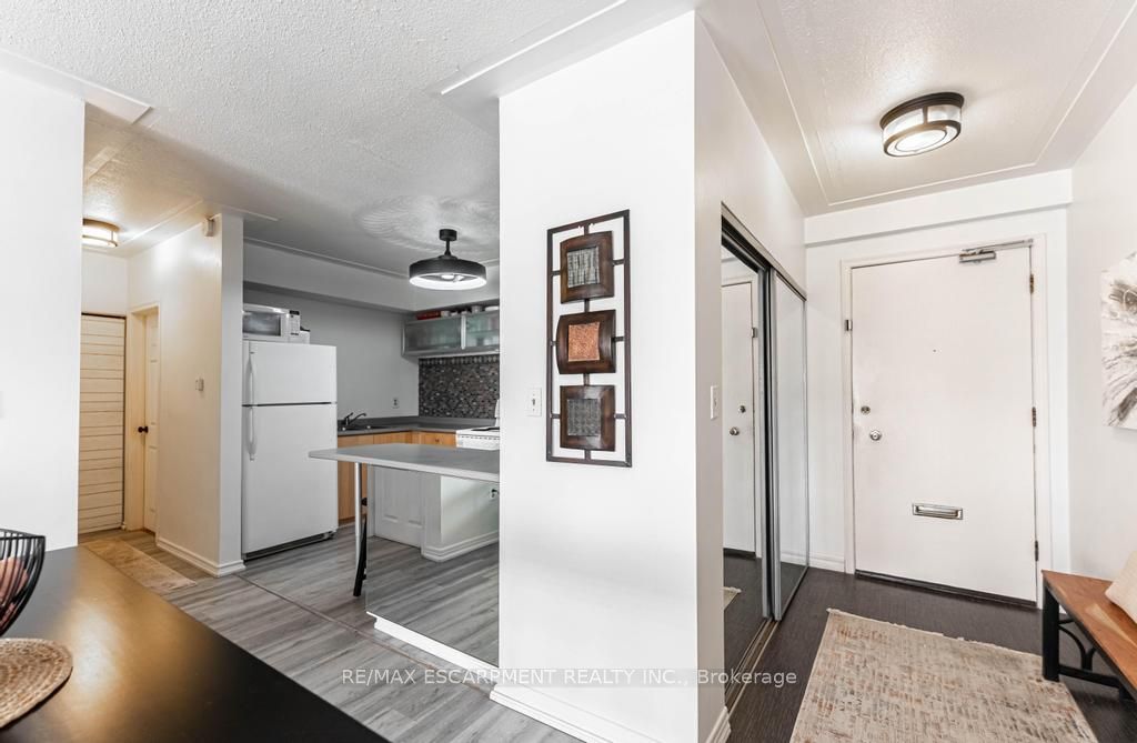 Photo of 8 WOODMAN Drive S #508, Hamilton, ON L8K 4C9 (MLS # X12773466)