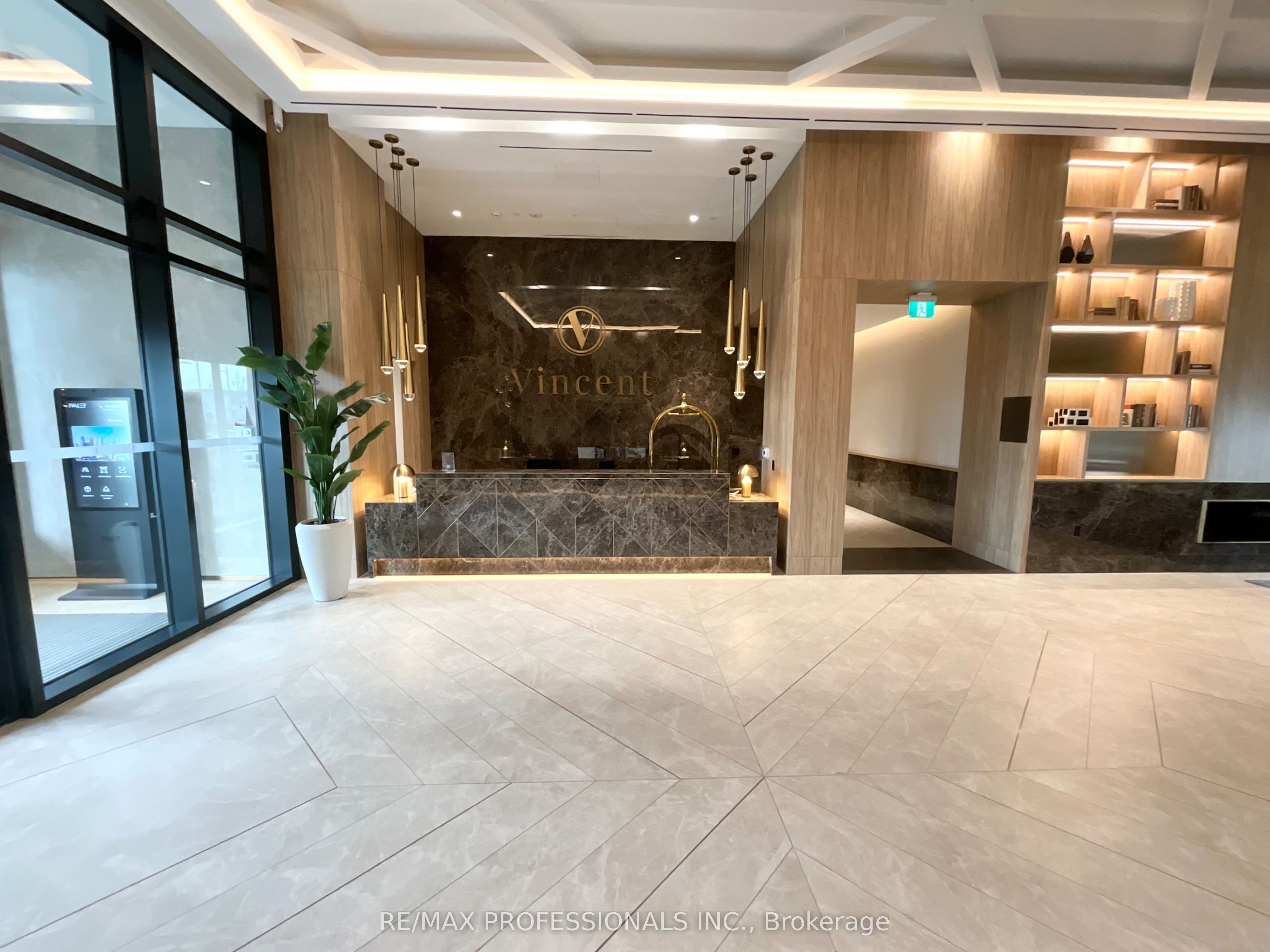 5 Meadowdale Road 1104