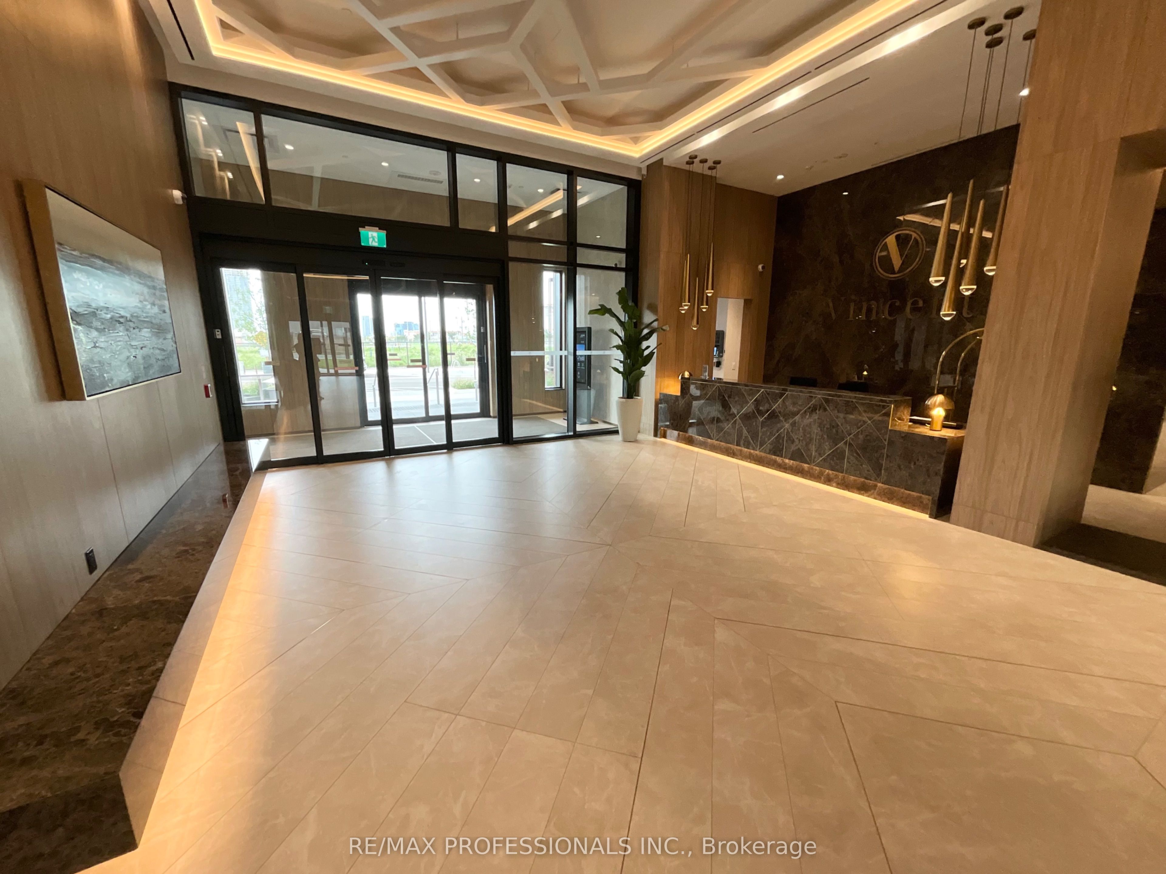 5 Meadowdale Road 1104