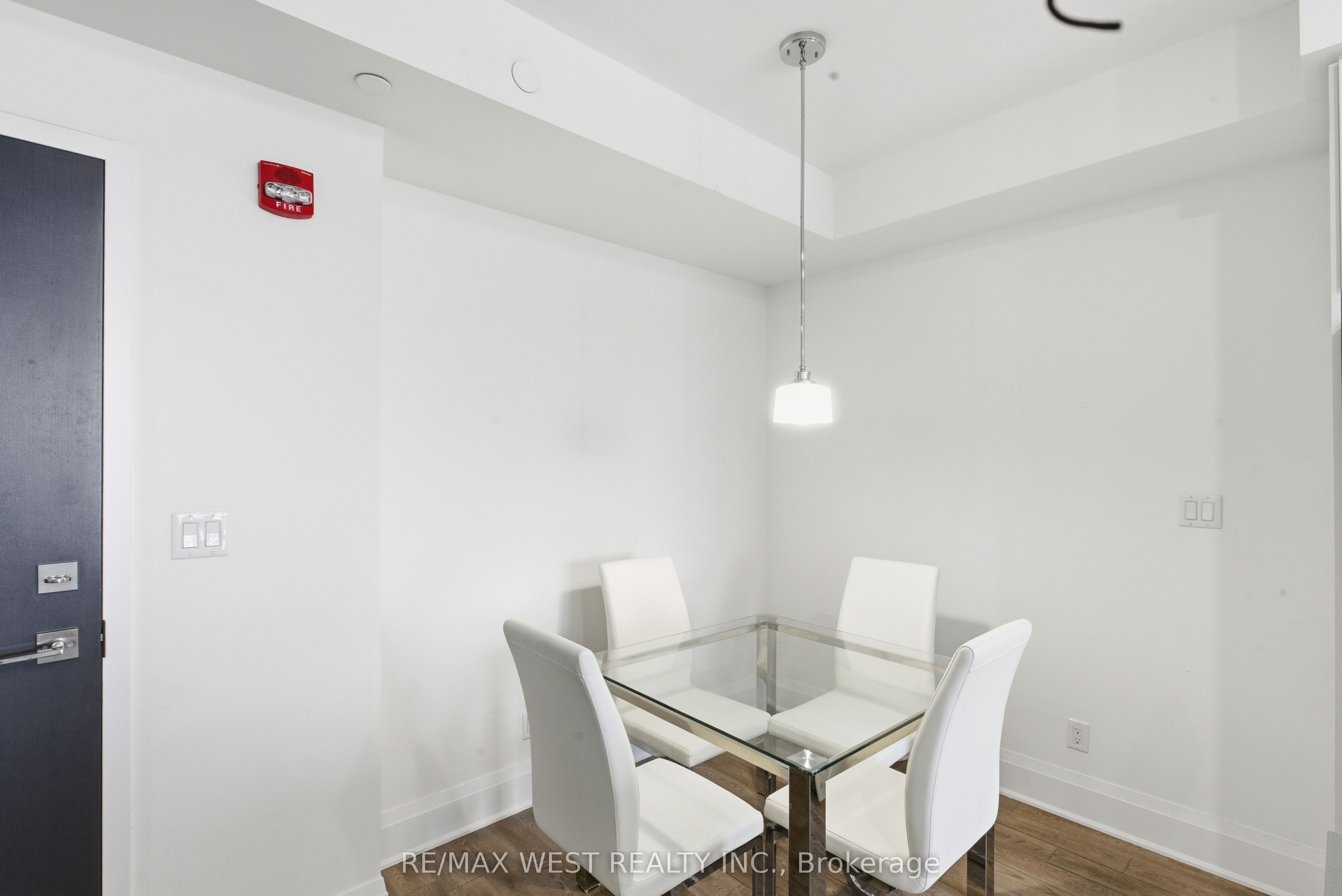 2 Adam Sellers Street 412