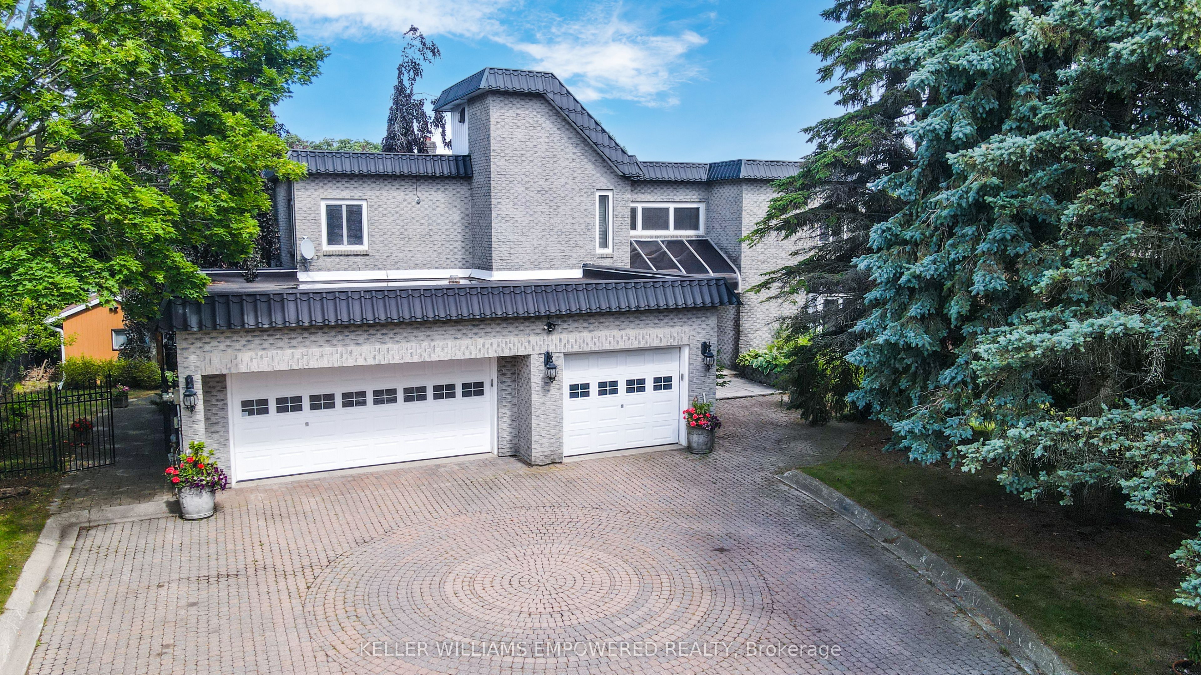 788 Woodland Acres Crescent