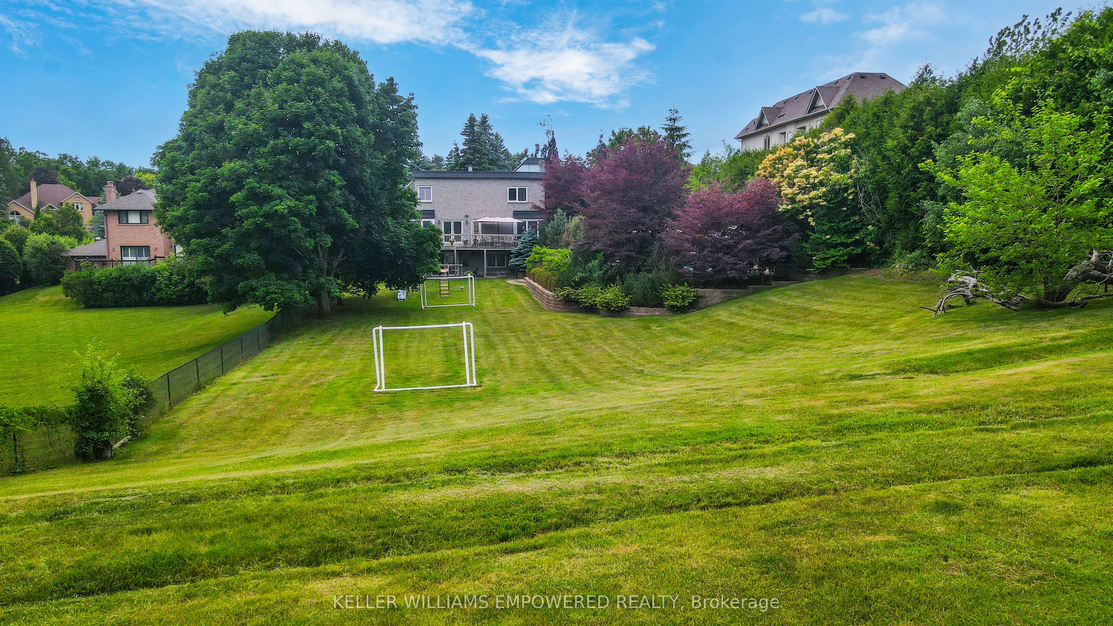 788 Woodland Acres Crescent