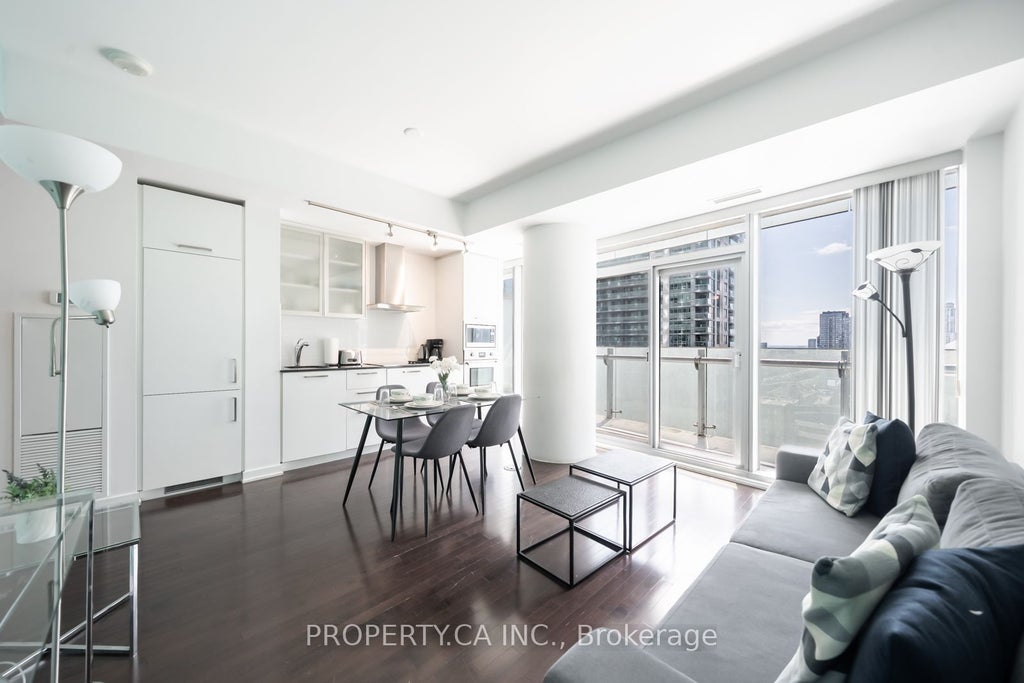 Photo of 14 York Street S #1908, Toronto, ON M5J 0B1 (MLS # C14029624)