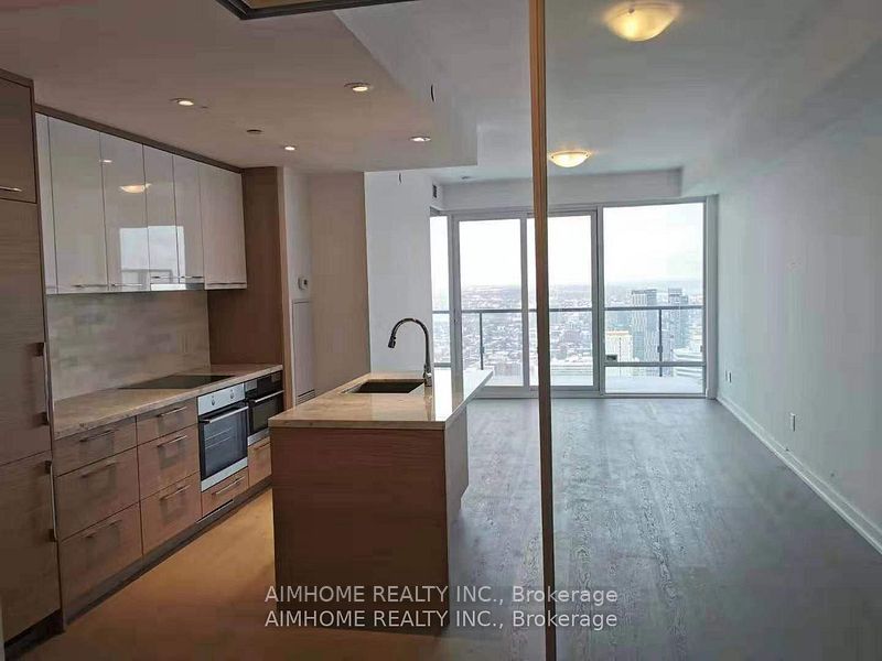 488 University Avenue 5105