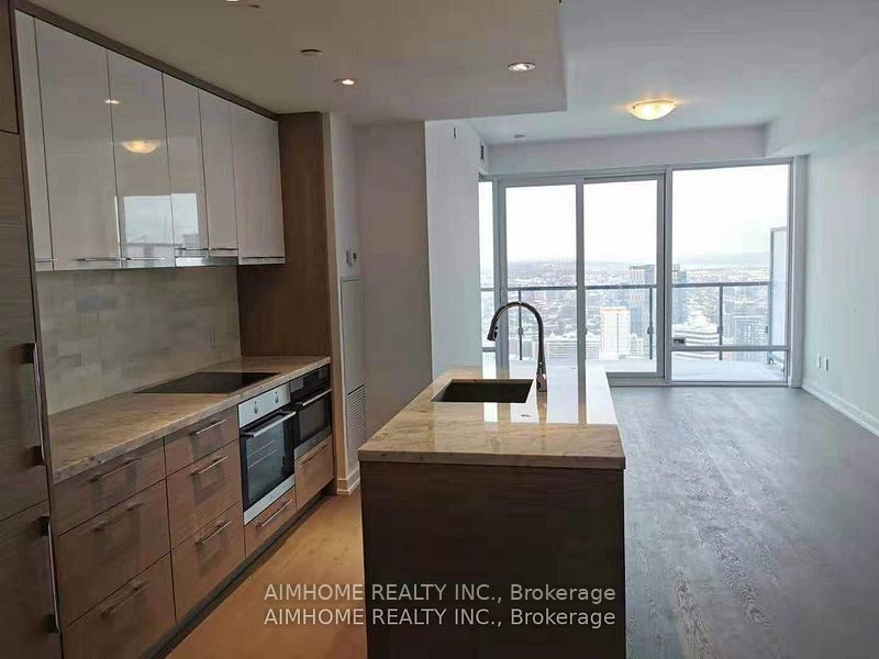 488 University Avenue 5105