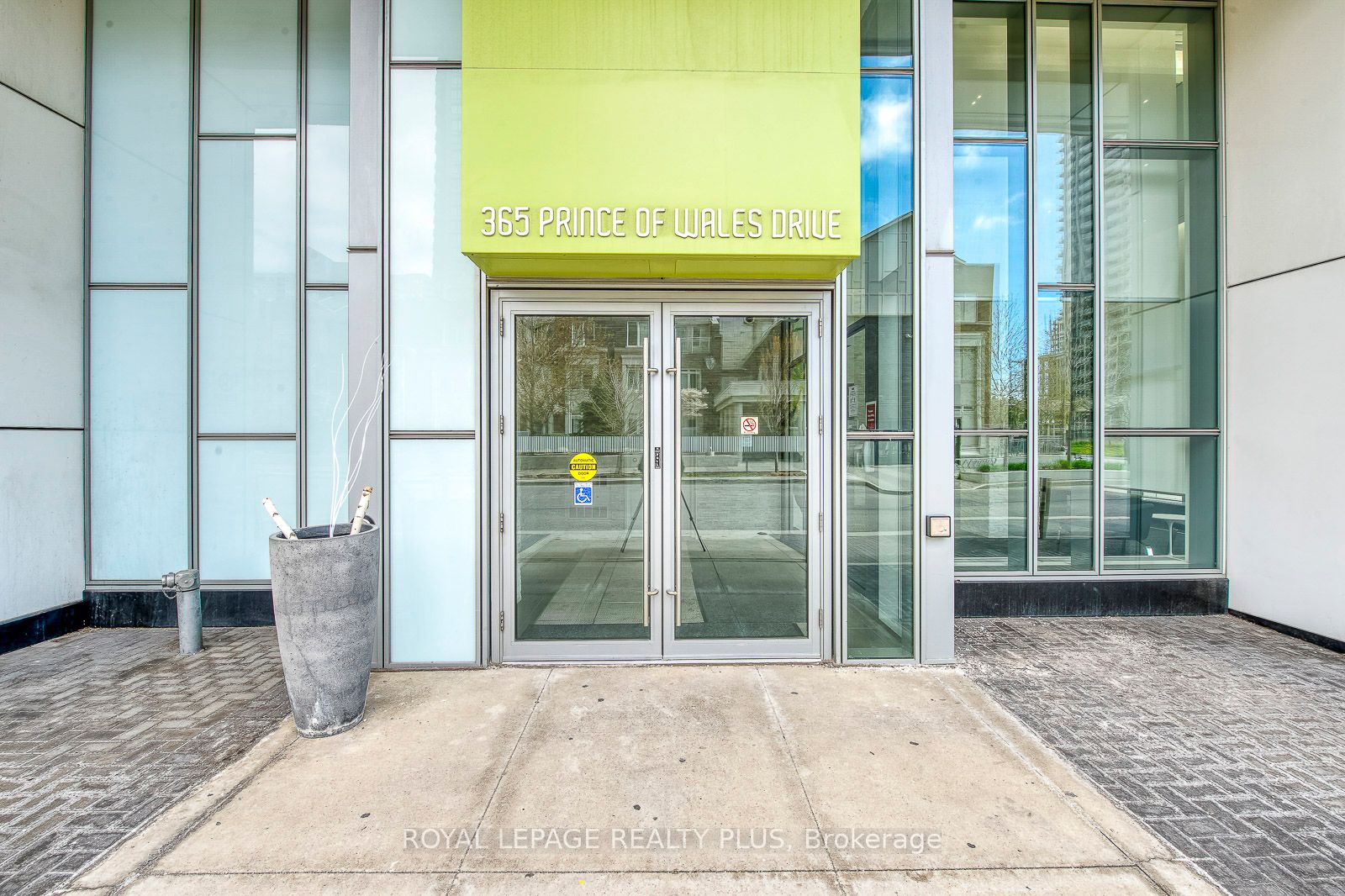 365 Prince Of Wales Drive 2202