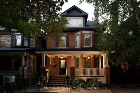 8 Edgewood Crescent Toronto ON M4W 3A9