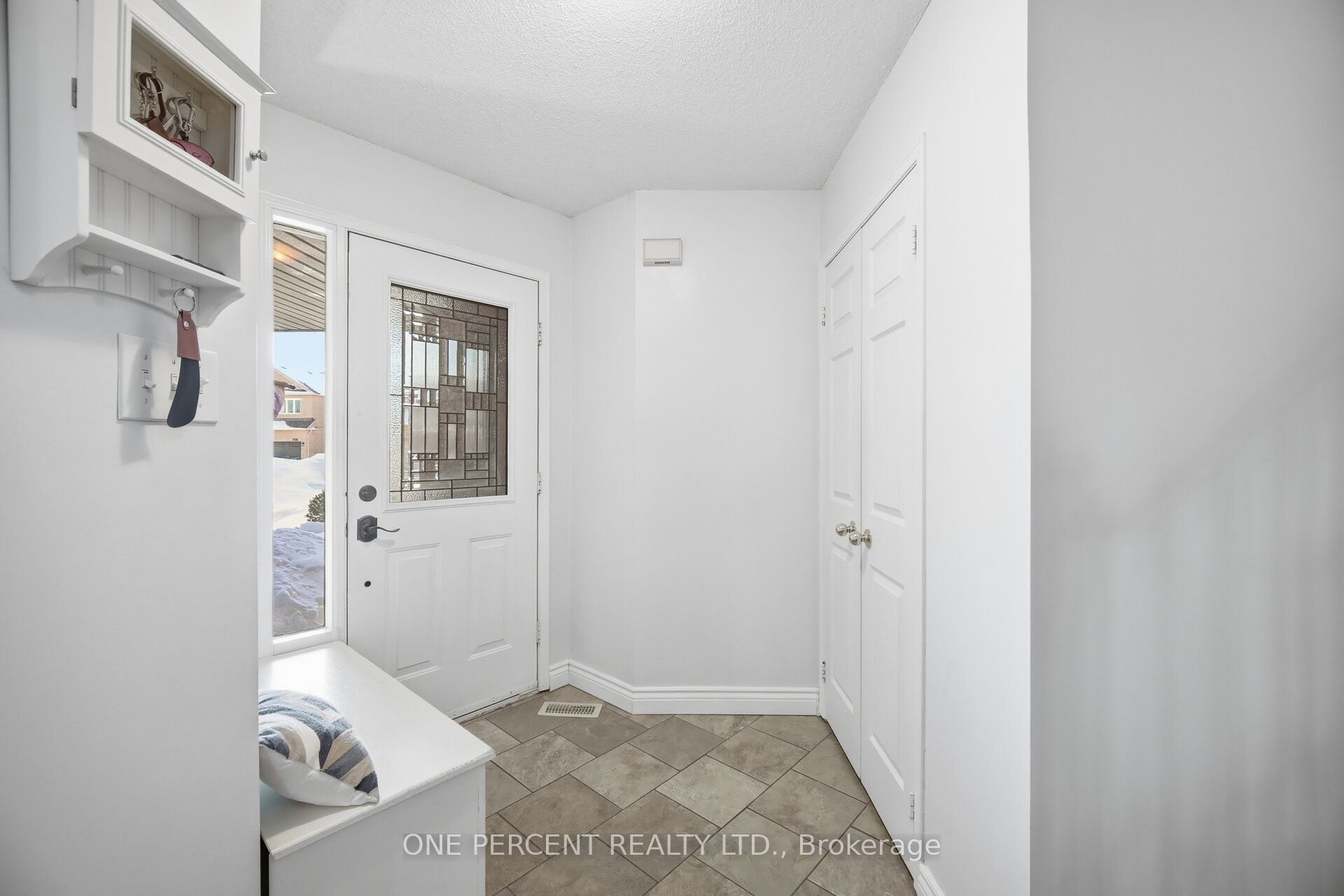 3952 Honey Locust Trail