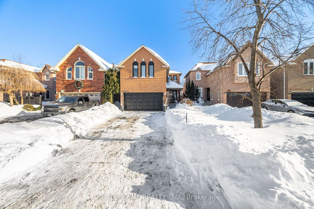 Photo of 3952 Honey Locust Trail, Mississauga, ON L5N 6X4 (MLS # W12817796)