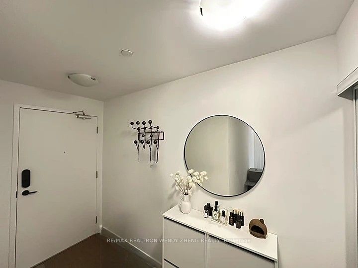 105 Oneida Crescent 407