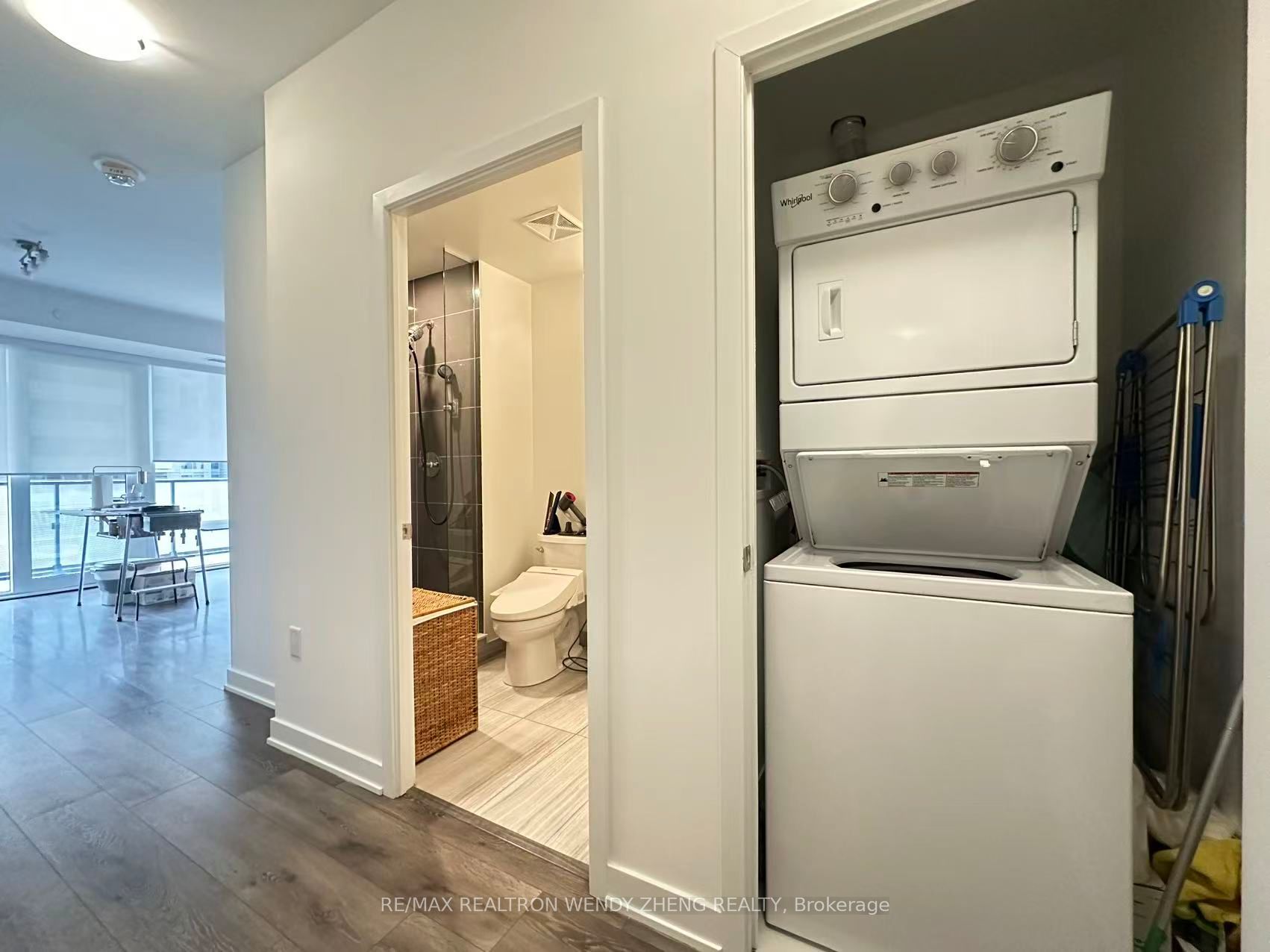 105 Oneida Crescent 407