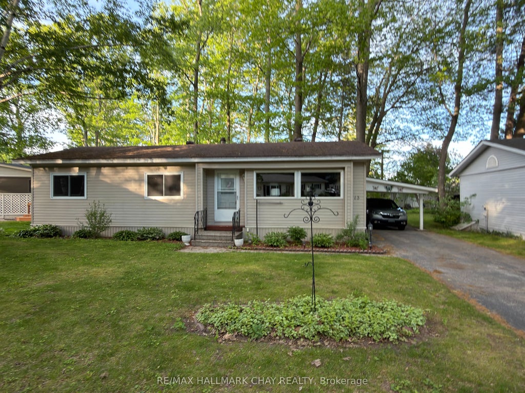 Photo of 13 Carruthers Street N, Wasaga Beach, ON L9Z 1K2 (MLS # S13861578)
