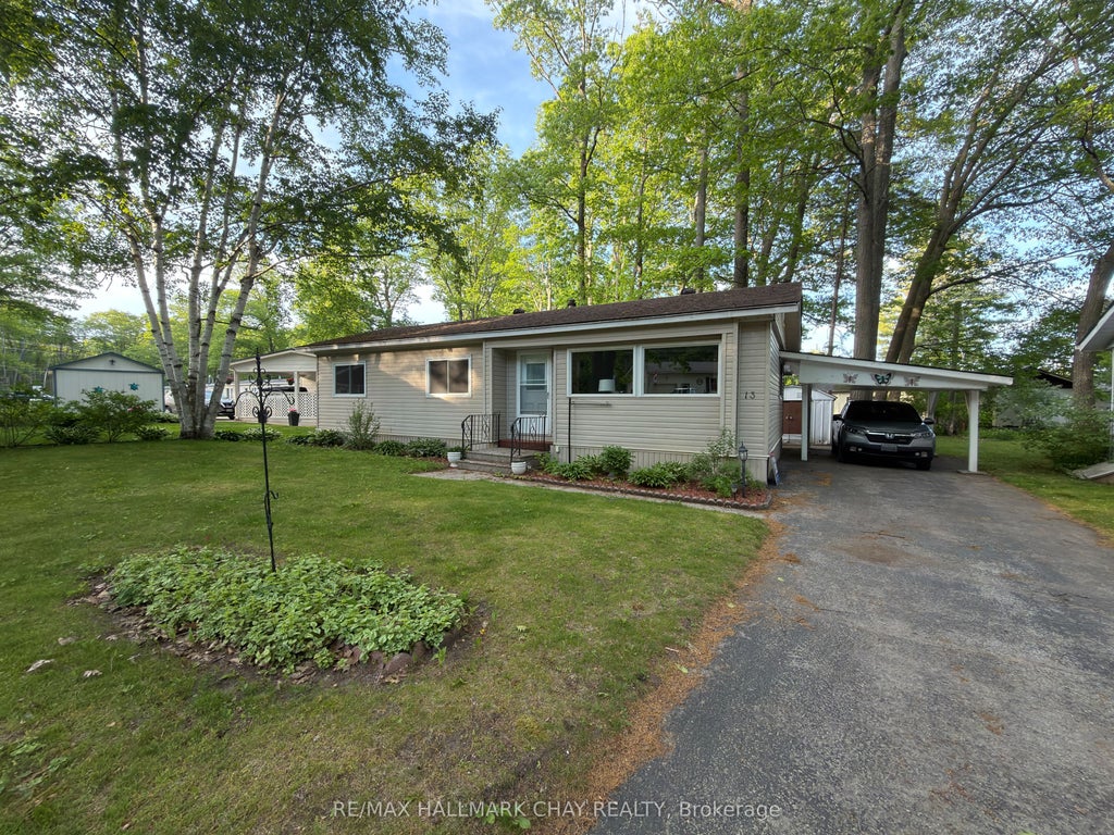 Photo of 13 Carruthers Street N, Wasaga Beach, ON L9Z 1K2 (MLS # S13861578)