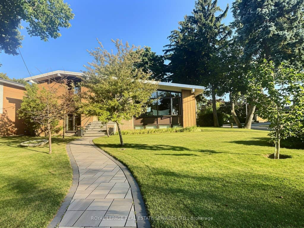 Photo of 33 Blue Forest Drive, Toronto, ON M3H 4W4 (MLS # C13619454)