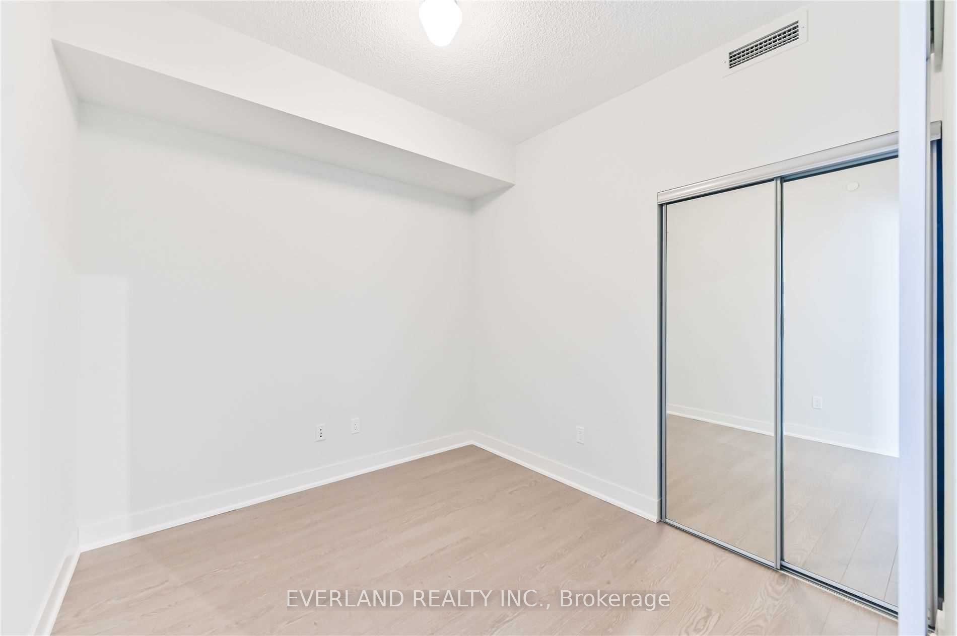 88 Sheppard Avenue E 1803