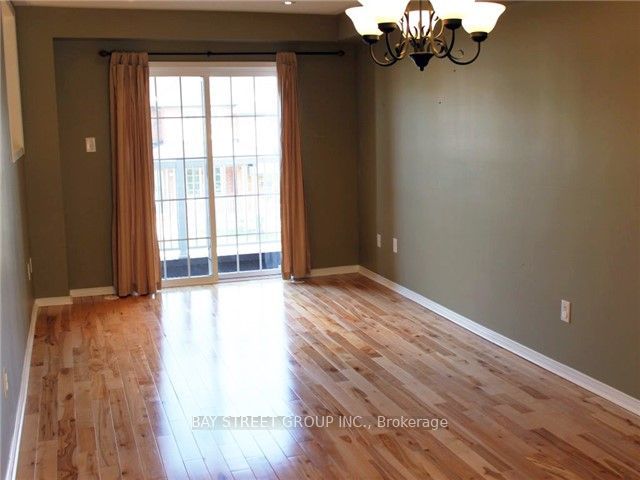 2321 Saddlecreek Crescent