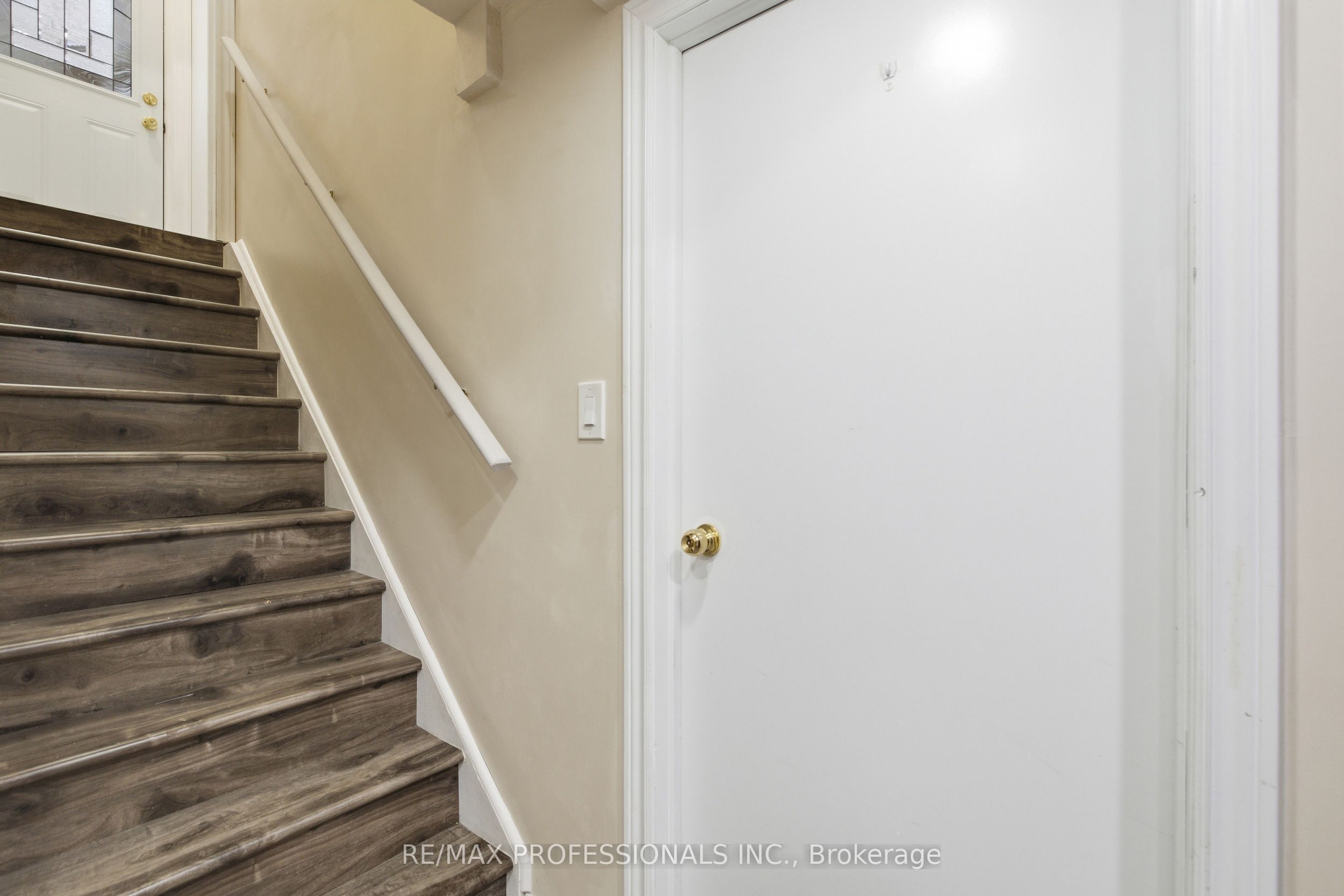 16 Moss Creek Court Lower