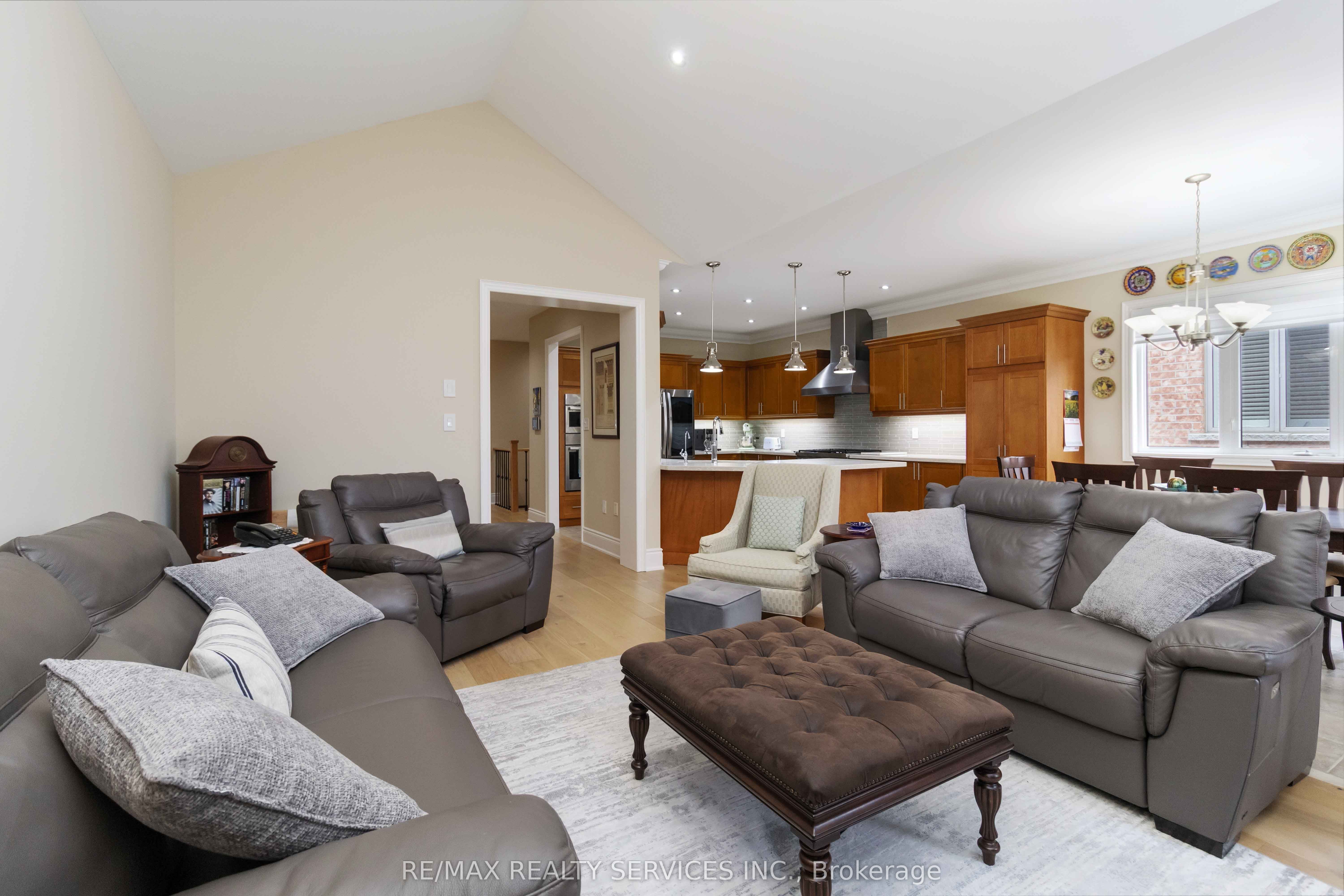 15 Valleystream Circle