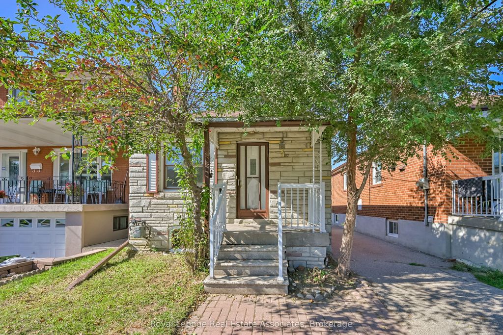 Photo of 20 East Drive, Toronto, ON M6N 2N7 (MLS # W12972198)