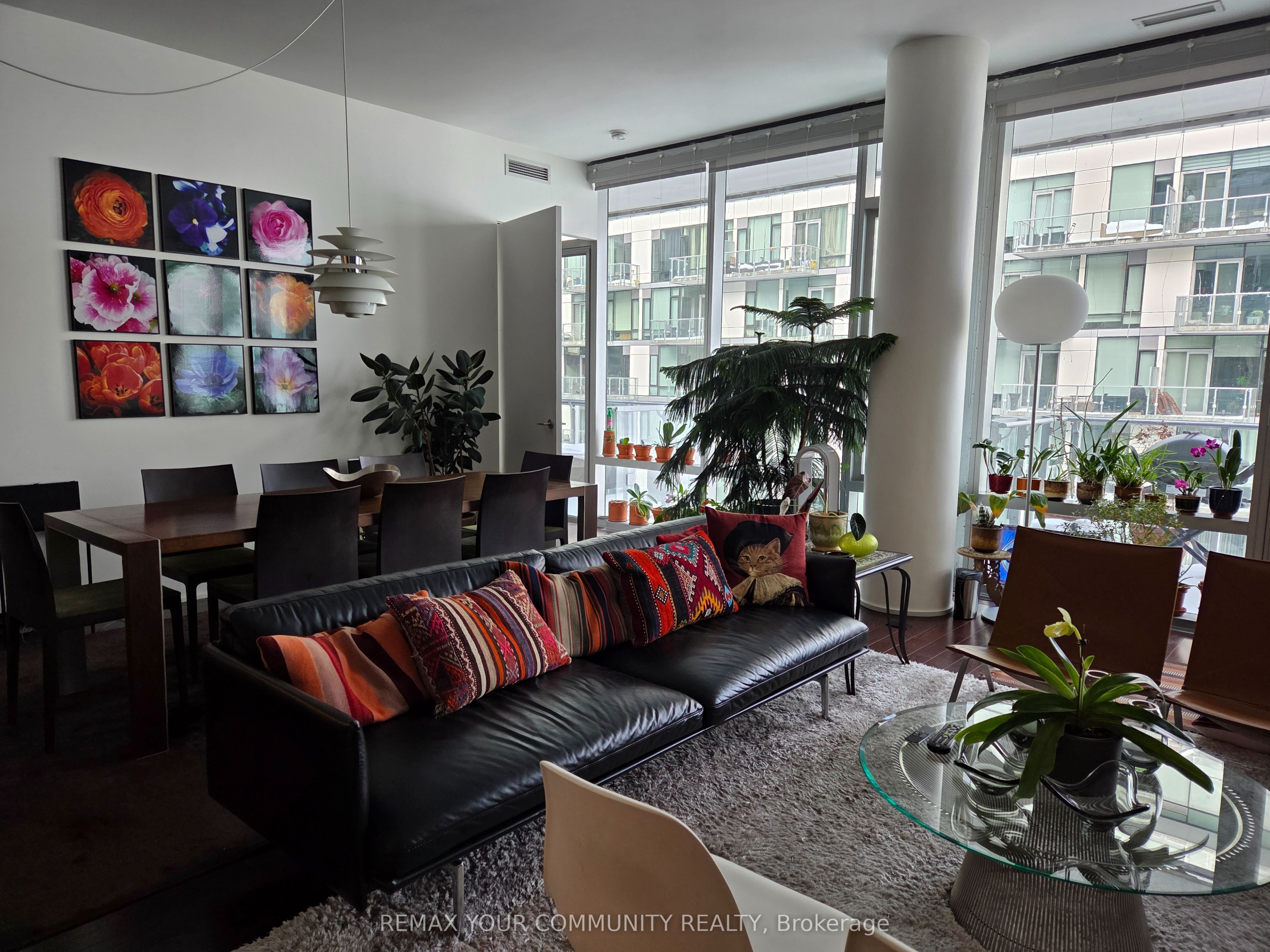 39 Queens Quay E 815