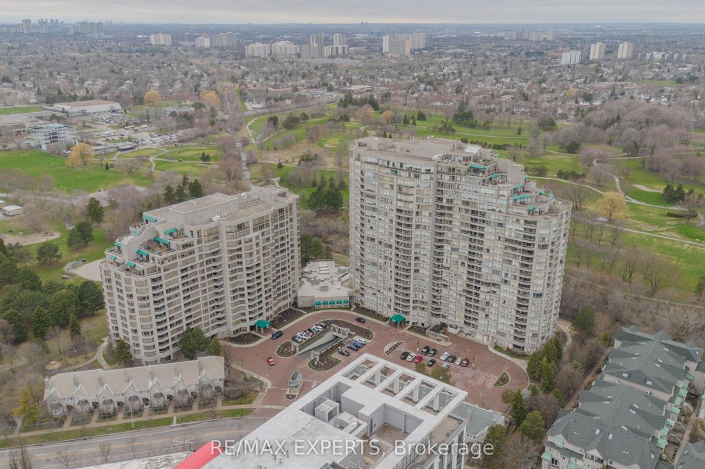 Photo of 138 Bonis Avenue #527, Toronto, ON M1T 3V9 (MLS # E13007882)