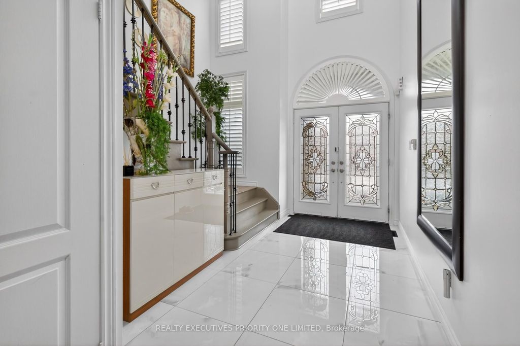 Photo of 130 Greenview Circle, Vaughan, ON L6A 0B6 (MLS # N13140248)