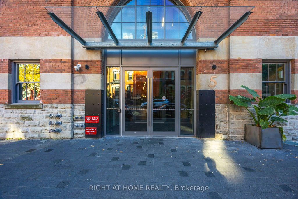 Photo of 5 St. Joseph Street #3403, Toronto, ON M4Y 1J6 (MLS # C12813566)