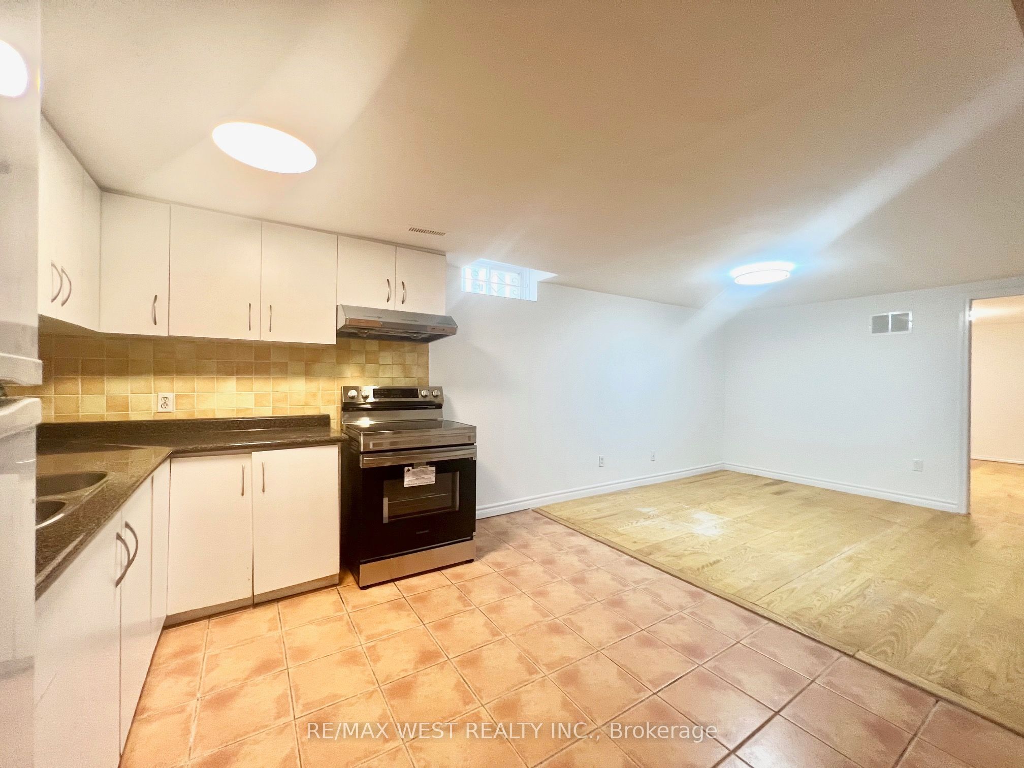 147 Woodhall Road Bsmt