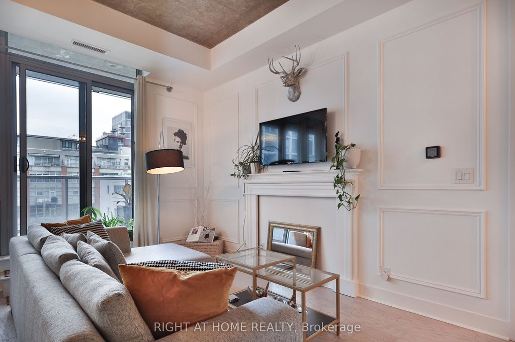 Photo of 399 Adelaide Street W #703, Toronto, ON M5V 1S1 (MLS # C12312653)