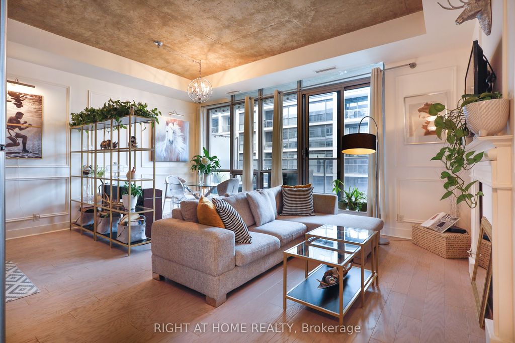 Photo of 399 Adelaide Street W #703, Toronto, ON M5V 1S1 (MLS # C12312653)