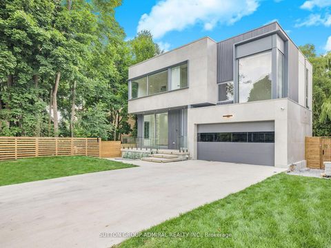 157 Old Forest Hill Road Toronto ON M5N 2N7