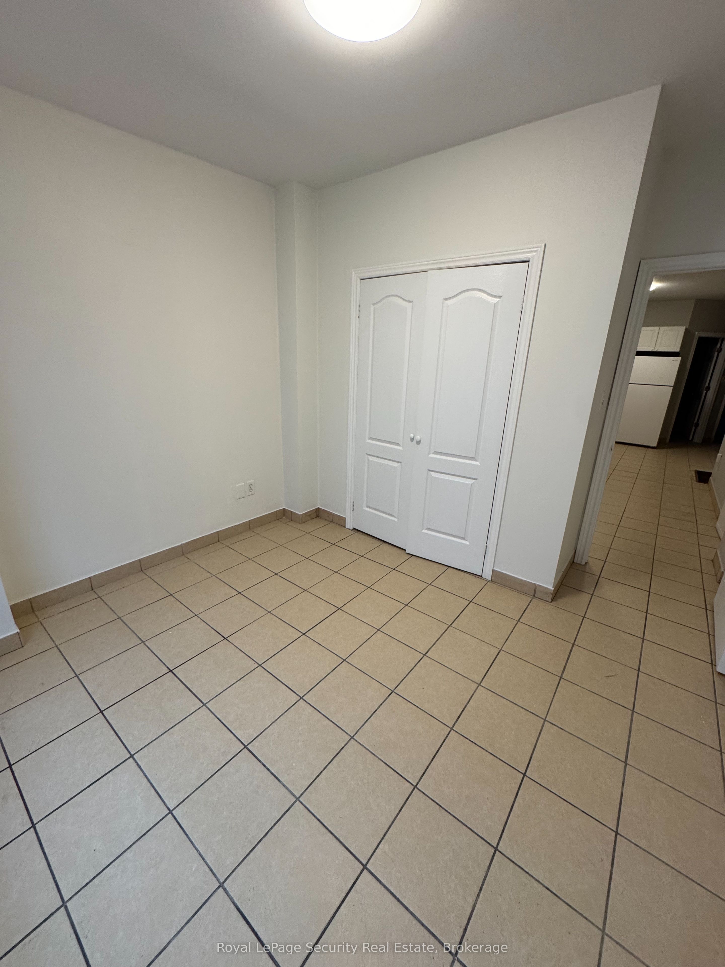 1136 Dufferin Street Main